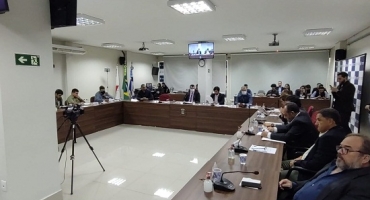 Presidente da Câmara Municipal de Patos de Minas suspende reajuste de 25,23% no salário dos vereadores Presidente da Câmara Municipal de Patos de Minas suspende reajuste de 25,23% no salário dos vereadores