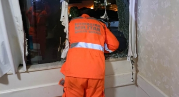 Incêndio no Hospital Nossa Senhora de Fátima em Patos de Minas faz pacientes serem retirados às pressas do local Incêndio no Hospital Nossa Senhora de Fátima em Patos de Minas faz pacientes serem retirados às pressas do local