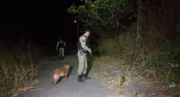 Mulher é atingida por tiro na barriga no Bairro Coração Eucarístico em Patos de Minas Mulher é atingida por tiro na barriga no Bairro Coração Eucarístico em Patos de Minas