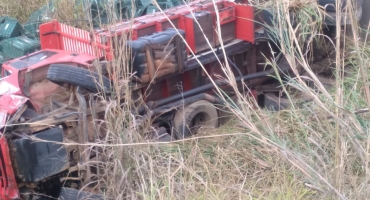 Lagoa Formosa: motorista perde controle direcional em curva da BR-354 e sofre grave acidente Lagoa Formosa: motorista perde controle direcional em curva da BR-354 e sofre grave acidente