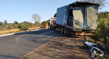 Motorista morre em acidente envolvendo dois caminhões na BR-352/354, em Lagoa Formosa Motorista morre em acidente envolvendo dois caminhões na BR-352/354, em Lagoa Formosa