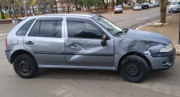 Carmo do Paranaíba – Acidente entre veículo e motocicleta deixa uma vítima com suspeita de fratura na perna Carmo do Paranaíba – Acidente entre veículo e motocicleta deixa uma vítima com suspeita de fratura na perna