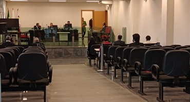 Acusado de esfaquear a sogra é condenado por lesão corporal, mas a pena foi substituída por suspensão do processo Acusado de esfaquear a sogra é condenado por lesão corporal, mas a pena foi substituída por suspensão do processo