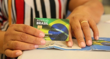 Quase 500 mil famílias passam a integrar o programa Auxílio Brasil em outubro Quase 500 mil famílias passam a integrar o programa Auxílio Brasil em outubro