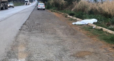 Mulher morre após ser atropelada na BR-365, em Patos de Minas Mulher morre após ser atropelada na BR-365, em Patos de Minas