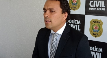 Delegado Érico Rodovalho explica prisão de colombianos que furtaram apartamentos em Patos de Minas; veja vídeo Delegado Érico Rodovalho explica prisão de colombianos que furtaram apartamentos em Patos de Minas; veja vídeo