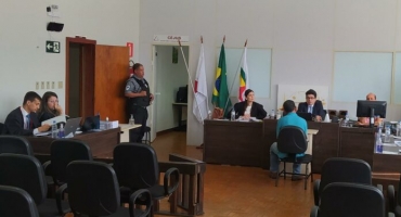 Homem que atirou 6 vezes contra desafeto em Carmo do Paranaíba é condenado a 5 anos e 10 meses de reclusão Homem que atirou 6 vezes contra desafeto em Carmo do Paranaíba é condenado a 5 anos e 10 meses de reclusão