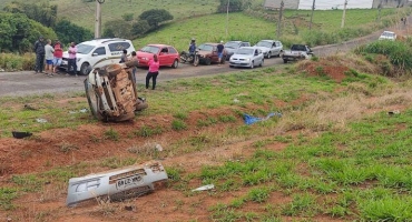 Acidente na MG-235 em São Gotardo mata motorista e deixa passageira ferida Acidente na MG-235 em São Gotardo mata motorista e deixa passageira ferida