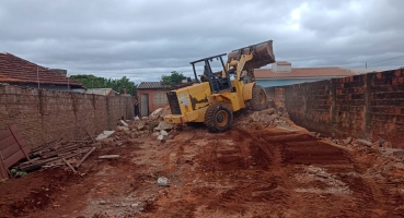 Prefeitura de Patos de Minas realiza demolição de imóvel usado para prática de atividades ilícitas; como tráfico e uso de drogas