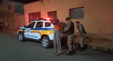 Após sair do presídio e andar de Paracatu até Patos de Minas a pé, homem furta e capota carro na MVG-354 Após sair do presídio e andar de Paracatu até Patos de Minas a pé, homem furta e capota carro na MVG-354
