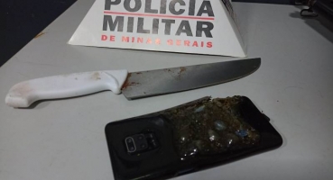 Homem é preso suspeito de ameaçar, agredir e manter a namorada em cárcere privado, em Patos de Minas Homem é preso suspeito de ameaçar, agredir e manter a namorada em cárcere privado, em Patos de Minas