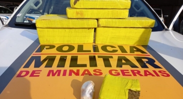 Carmo do Paranaíba – Homem é preso com grande quantidade de maconha e crack que seriam distribuídos na cidade Carmo do Paranaíba – Homem é preso com grande quantidade de maconha e crack que seriam distribuídos na cidade