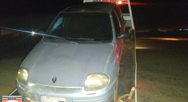 Motorista embriagado e inabilitado é conduzido para a delegacia após se envolve em acidente na BR-354, em Rio Paranaíba Motorista embriagado e inabilitado é conduzido para a delegacia após se envolve em acidente na BR-354, em Rio Paranaíba