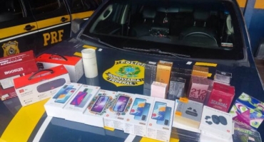 Varjão de Minas: PRF realiza apreensão de mercadorias “contrabandeadas” durante operação na BR-365 Varjão de Minas: PRF realiza apreensão de mercadorias “contrabandeadas” durante operação na BR-365