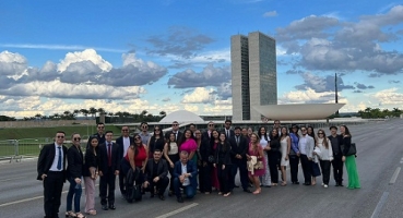 Estudantes de Direito de Patos de Minas visitam Tribunais Superiores e órgãos máximos do país Estudantes de Direito de Patos de Minas visitam Tribunais Superiores e órgãos máximos do país