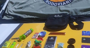 Carmo do Paranaíba – Jovem de 23 anos é preso por tráfico de drogas Carmo do Paranaíba – Jovem de 23 anos é preso por tráfico de drogas