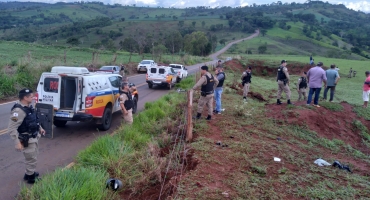 Lagoa Formosa: bandidos efetuam disparos de arma de fogo e agridem proprietário de relojoaria durante assalto Lagoa Formosa: bandidos efetuam disparos de arma de fogo e agridem proprietário de relojoaria durante assalto