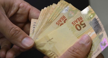 Salário mínimo sobe para R$ 1.302 em 1º de janeiro de 2023 Salário mínimo sobe para R$ 1.302 em 1º de janeiro de 2023