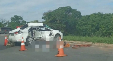 Três pessoas da mesma família morrem em grave acidente no trevo da BR-040 com a MG-410 em Lagoa Grande Três pessoas da mesma família morrem em grave acidente no trevo da BR-040 com a MG-410 em Lagoa Grande