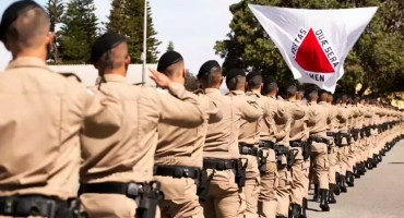 Com mais de 2,8 mil vagas para soldados e 180 para oficiais, editais de concursos para Polícia Militar de Minas Gerais são divulgados Com mais de 2,8 mil vagas para soldados e 180 para oficiais, editais de concursos para Polícia Militar de Minas Gerais são divulgados