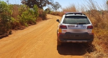 Zona rural: assaltantes amarram idoso, ameaçam vítimas de morte e roubam caminhonete Zona rural: assaltantes amarram idoso, ameaçam vítimas de morte e roubam caminhonete