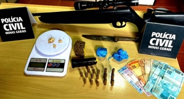 Patos de Minas: denúncia anônima resulta em prisão de casal e apreensão de drogas, balança de precisão, arma com mira telescópica e munições, Patos de Minas: denúncia anônima resulta em prisão de casal e apreensão de drogas, balança de precisão, arma com mira telescópica e munições,