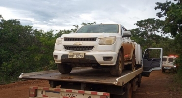 Polícia Militar recupera caminhonete roubada de fazenda no município de Presidente Olegário Polícia Militar recupera caminhonete roubada de fazenda no município de Presidente Olegário