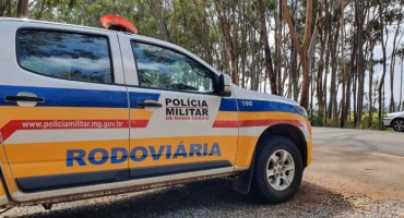 Carmo do Paranaíba – Polícia prende foragido da justiça após abordar veículo na AMG 1410 Carmo do Paranaíba – Polícia prende foragido da justiça após abordar veículo na AMG 1410