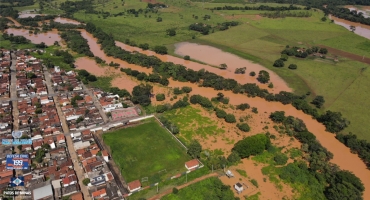 Já são 57 desalojados e 11 desabrigados devido à enchente do Rio Paranaíba em Patos de Minas Já são 57 desalojados e 11 desabrigados devido à enchente do Rio Paranaíba em Patos de Minas