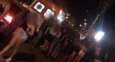 Venezuelano fica ferido após ser agredido na porta de uma boate na cidade de Patos de Minas Venezuelano fica ferido após ser agredido na porta de uma boate na cidade de Patos de Minas