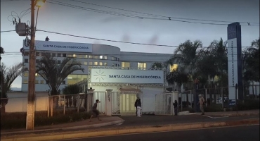 Homem é agredido com taco de sinuca durante discussão em bar na comunidade de Leal Homem é agredido com taco de sinuca durante discussão em bar na comunidade de Leal