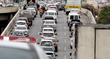 Taxa de licenciamento de veículos terá redução em 2023 Taxa de licenciamento de veículos terá redução em 2023