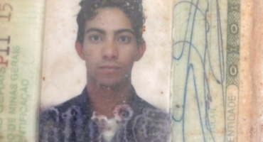 Homem de 31 anos é morto com golpes de faca na cidade de Carmo do Paranaíba Homem de 31 anos é morto com golpes de faca na cidade de Carmo do Paranaíba