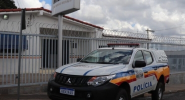 Após entrar na casa de idoso e oferecer programa sexual mulheres são presar por furto Após entrar na casa de idoso e oferecer programa sexual mulheres são presar por furto
