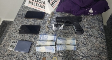 Duas pessoas são detidas suspeitas de roubo a mão armada a comércio em Guarda dos Ferreiros Duas pessoas são detidas suspeitas de roubo a mão armada a comércio em Guarda dos Ferreiros