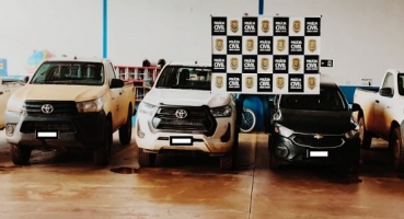 Polícia Civil apreende caminhonetes de luxo e carro avaliados em R$1,2 milhão, em Paracatu Polícia Civil apreende caminhonetes de luxo e carro avaliados em R$1,2 milhão, em Paracatu