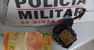São Gotardo - dupla furta carro, na fuga bate veículo e acaba detida pela Polícia Militar São Gotardo - dupla furta carro, na fuga bate veículo e acaba detida pela Polícia Militar