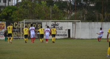Santa Cruz de Lagoa Formosa perde dois pênaltis e só empata no primeiro jogo da Copa Amapar 
