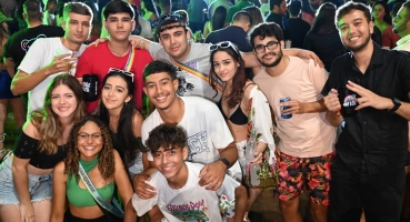 Lagoenses e visitantes caem na folia no Carnalagoa 2023; veja fotos e vídeo de domingo (19)