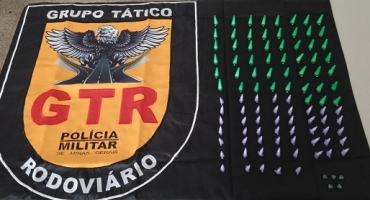 Serra do Salitre - Passageiro de ônibus é flagrado com cocaína e maconha escondidas na bolsa Serra do Salitre - Passageiro de ônibus é flagrado com cocaína e maconha escondidas na bolsa