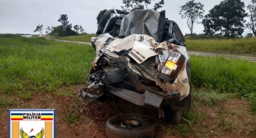 Duas pessoas ficam feridas em colisão traseira ocorrida na MGC-354, em Presidente Olegário Duas pessoas ficam feridas em colisão traseira ocorrida na MGC-354, em Presidente Olegário