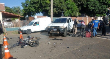 Motociclista fica ferido em acidente no bairro Cerrado,em Patos de Minas Motociclista fica ferido em acidente no bairro Cerrado,em Patos de Minas