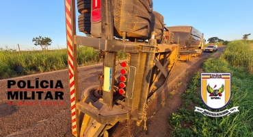 Rodotrem tomba e interdita a MG-188 no município de Coromandel Rodotrem tomba e interdita a MG-188 no município de Coromandel