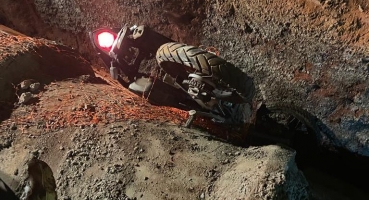 Motociclista sofre fratura exposta ao trafegar na contramão e cair em valeta de obras em Patos de Minas Motociclista sofre fratura exposta ao trafegar na contramão e cair em valeta de obras em Patos de Minas