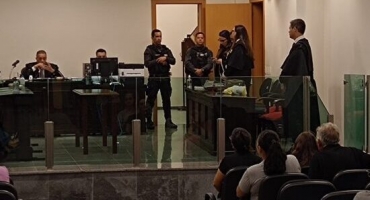 Acusado de matar mulher a facadas é julgado e condenado a 12 anos de prisão Acusado de matar mulher a facadas é julgado e condenado a 12 anos de prisão