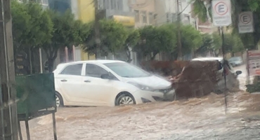 Temporal com vendaval e granizo causa estragos na cidade de Carmo do Paranaíba 