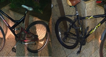 Homem furta bicicletas e capacete após arrombar portão de garagem em Patos de Minas Homem furta bicicletas e capacete após arrombar portão de garagem em Patos de Minas