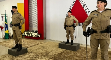 Patos de Minas passa a ser a primeira cidade do interior do estado a ter no comando da Polícia Militar uma mulher Patos de Minas passa a ser a primeira cidade do interior do estado a ter no comando da Polícia Militar uma mulher