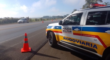 PM e PRF reforçam policiamento nas rodovias mineiras com “Operação Semana Santa” PM e PRF reforçam policiamento nas rodovias mineiras com “Operação Semana Santa”