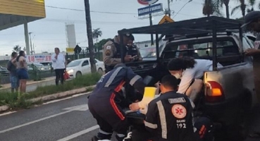 Mais um motoqueiro fica ferido em acidente na Avenida Marabá em Patos de Minas Mais um motoqueiro fica ferido em acidente na Avenida Marabá em Patos de Minas